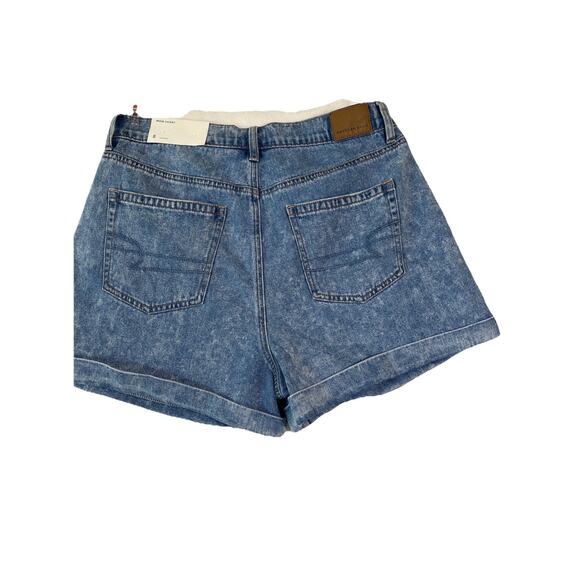 NWT AMERICAN EAGLE Mom high rise Blue denim Cuffed jean shorts Women’s size 8 - Picture 4 of 5